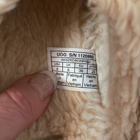 Ugg Fuzz Sugar Cross Slide New size 8, 9 - Picture 9 of 14